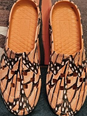 RARE Womens Vans Trek Orange and Black Butterfly Print Patterned Slip-On Mules